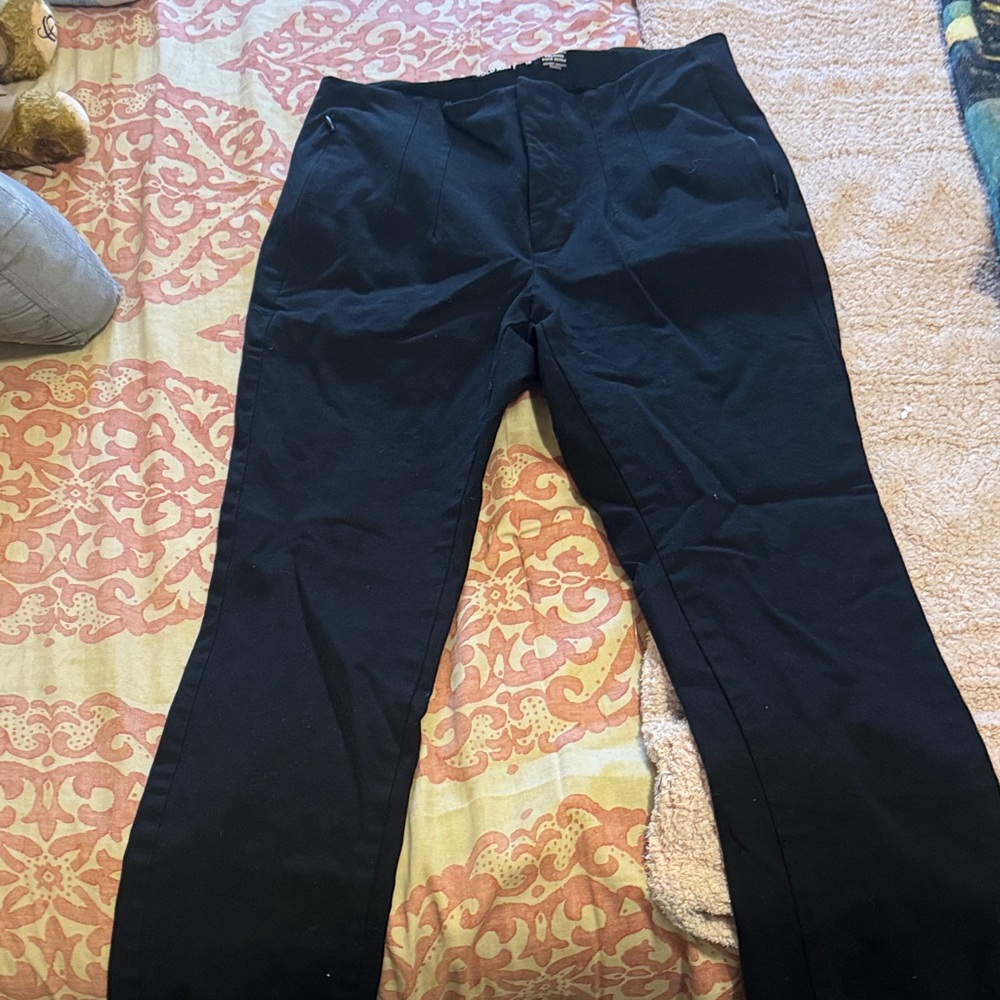 Old Navy Black Women's Straight-Leg Pants